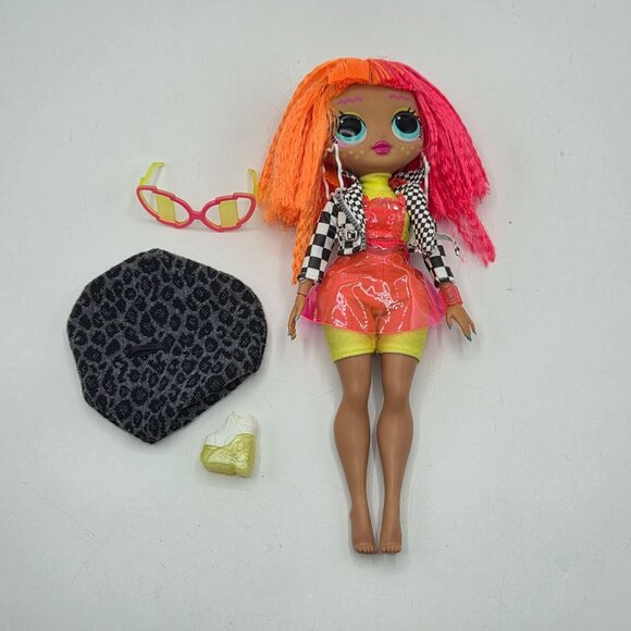 LOL Surprise OMG Neonlicious 2019 Fashion Doll With Accessories - Picture 5 of 8